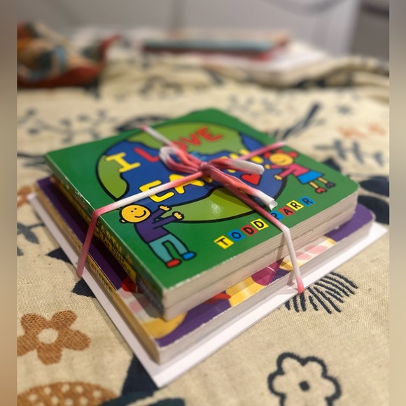 Kids book bundle! (4 books about life lessons!) - Picture 2 of 11